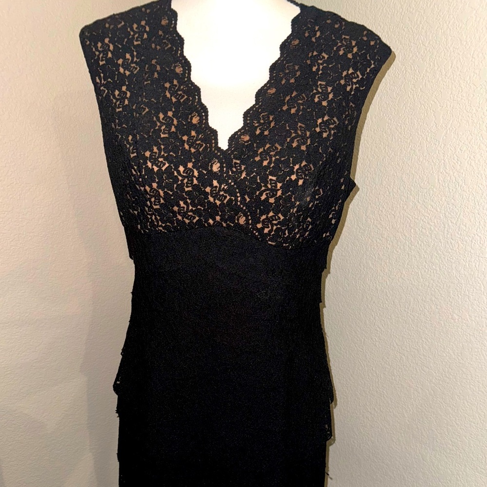 DRESS BARN COLLECTION PETITE Black Sleeveless Layered Lace Dress Size 10P - Picture 1 of 5